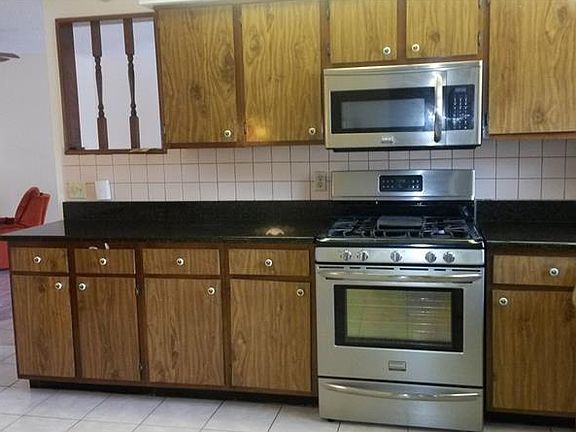 4th image of 4822 Gardenbrook Ln