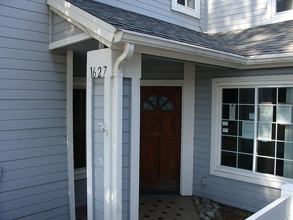 3rd image of 1627 Crystal Canyon Dr