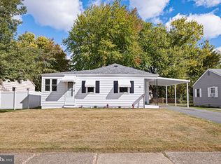 44 Robinson Dr, New Castle, DE 19720