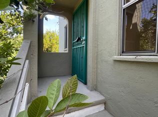 929 E Vernon St, Signal Hill, CA 90755