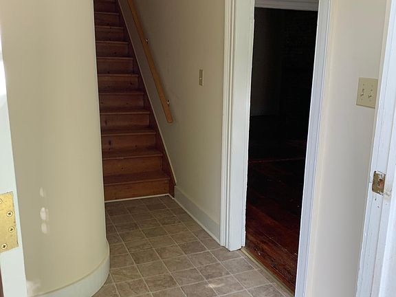 5th image of 43 E Bridge St
