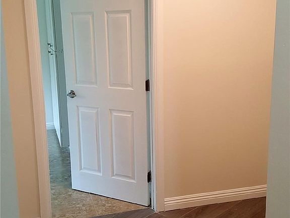 5th image of 10165 Petit Ave