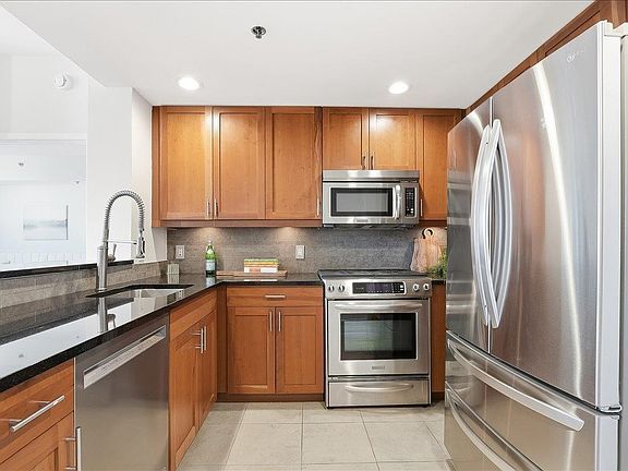 5th image of 800 Jackson St APT 506
