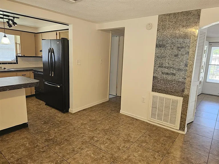 9926 Rainbow Ln — Photo 22