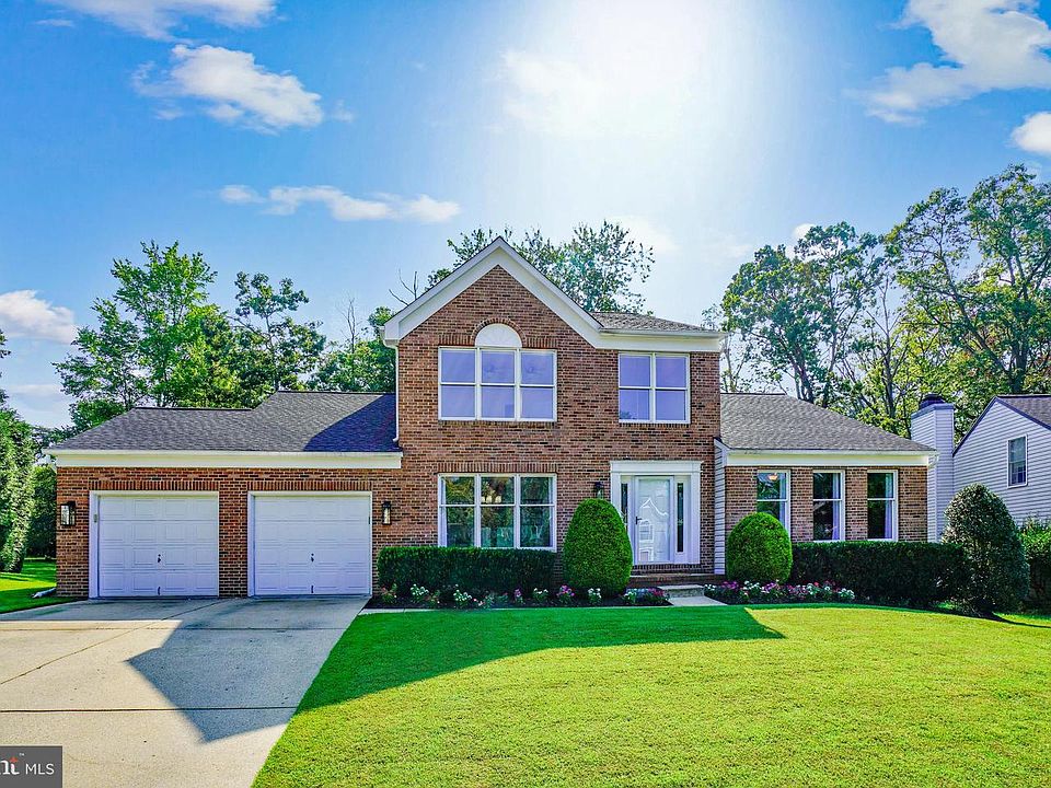 1st image of 406 Fox Hollow Ln