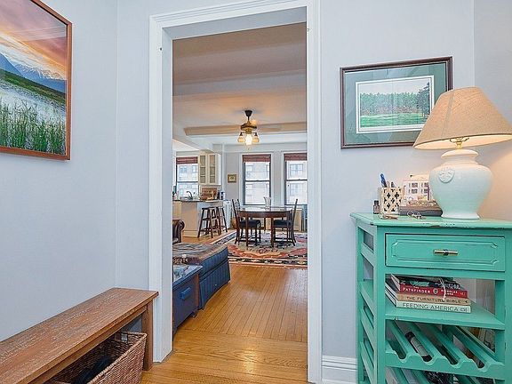 5th image of 162 W 56th St APT 906