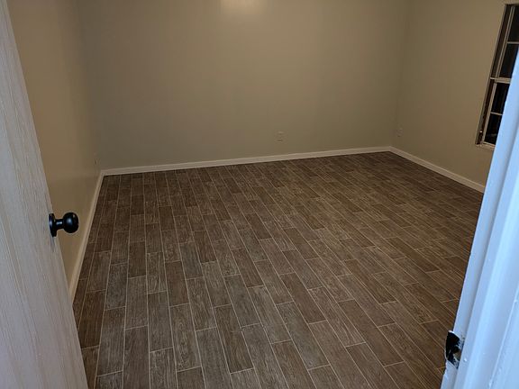 4th image of 405 Starboard Ct
