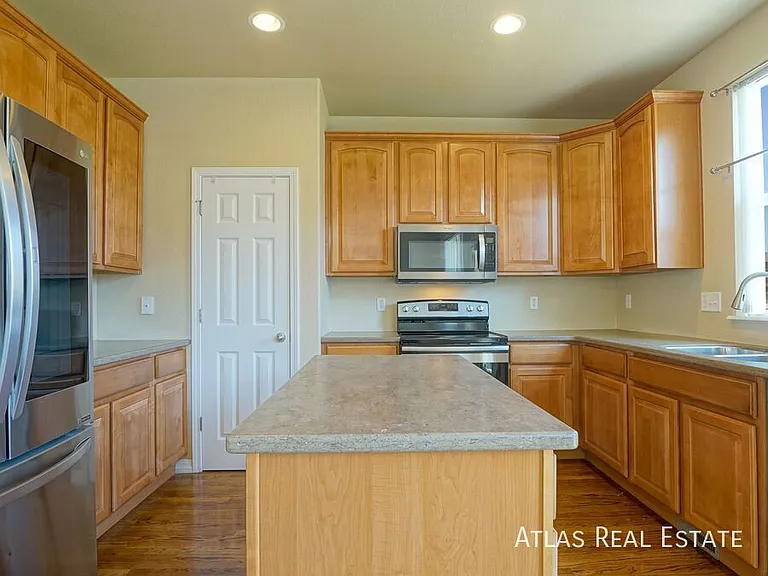 5828 Cumbre Vista Way — Photo 11