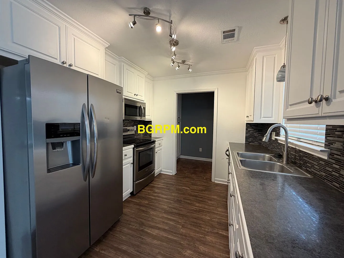 3 BD, 2 BA, home in Ward. — Photo 4