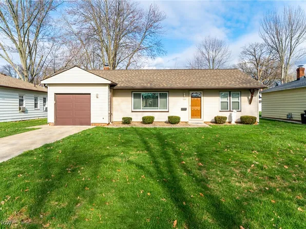 7029 Oakwood Rd, Parma Heights, OH 44130