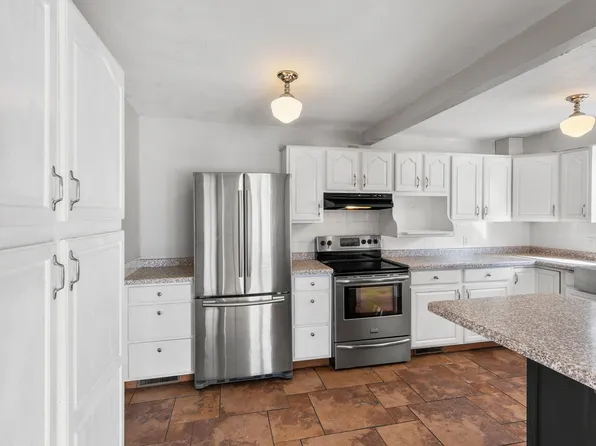 820 W 4th St, Appleton, WI 54914