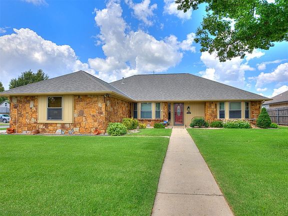 2nd image of 8201 Canna Ln
