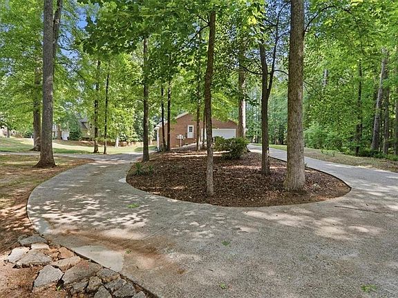3rd image of 3420 Caney Creek Ln