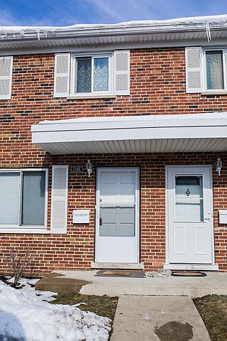 1st image of 1124 N Boxwood Dr #A