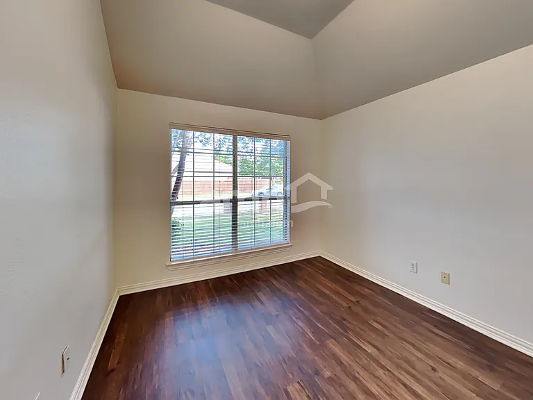 6213 Richmond Dr — Photo 10
