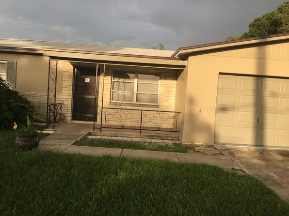1501 Fuller St APT 1, Largo, FL 33770
