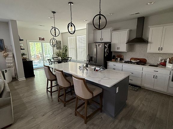 3rd image of 3016 Andrews Ct