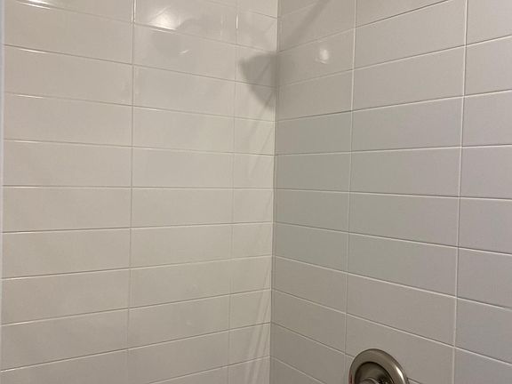 3rd image of 5 Luyster St