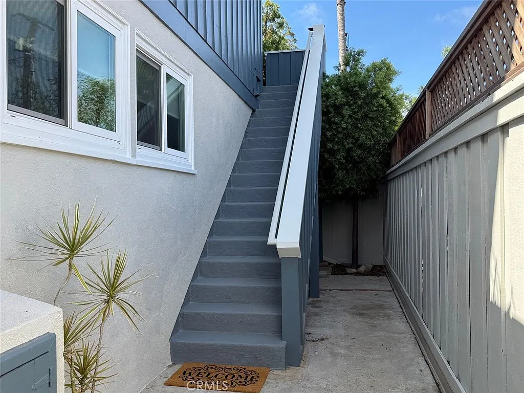 1 bed, 800 sqft, $2,995 — Photo 2