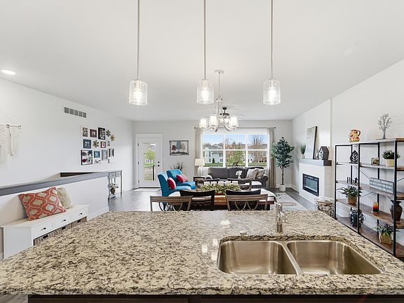 4th image of 4022 Aldrin Ave