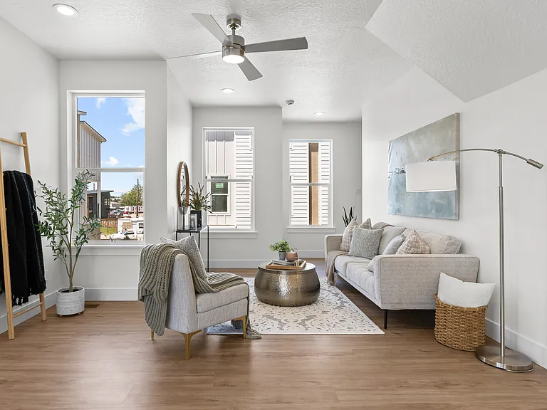 509 E Violets Cove Ln — Photo 3