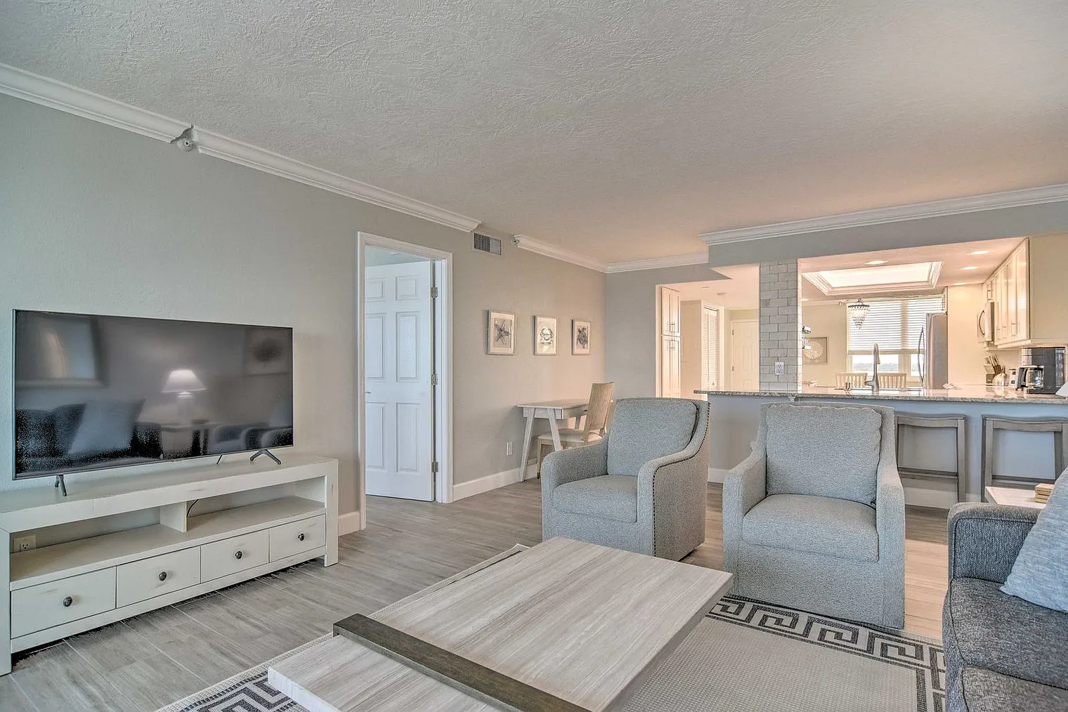 2 bed, 2.0 bath, 1162 sqft, $4,000 — Photo 1