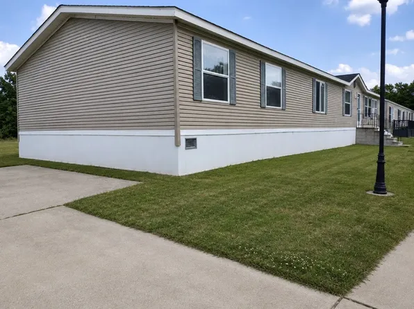 126 Ashford Dr #126, Flint, MI 48504