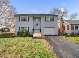 203 Ambrose St, Springfield, MA 01109