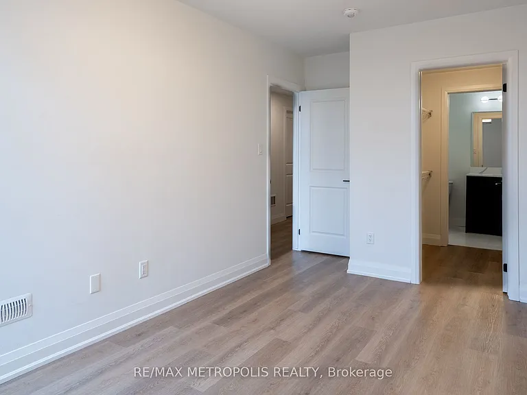 3900 Savoy St #121 — Photo 10