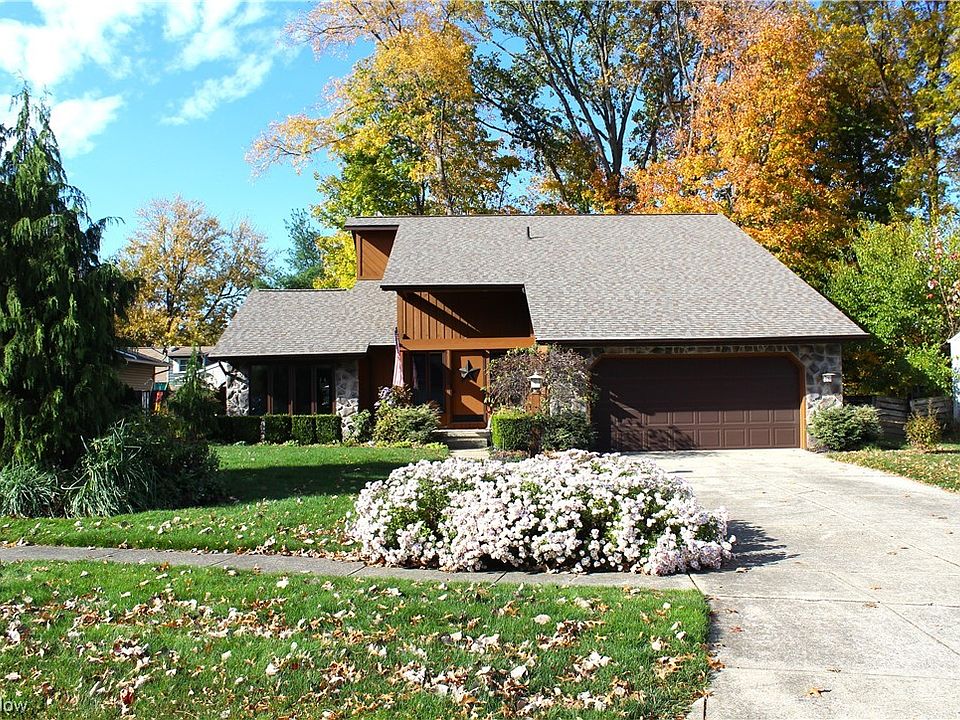1st image of 413 Loyola Dr