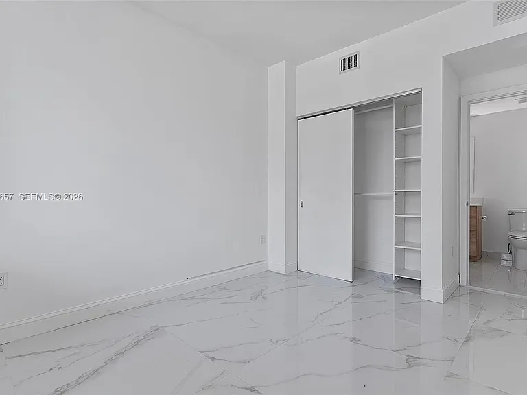 16385 Biscayne Blvd #717 — Photo 14