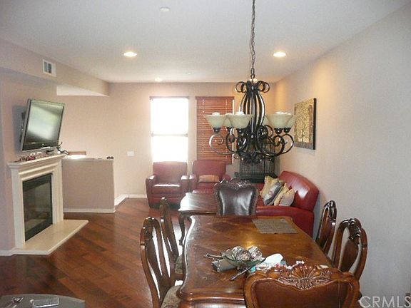 3rd image of 2666 Cabrillo Ave