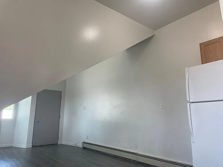 635 N Huron St — Photo 8