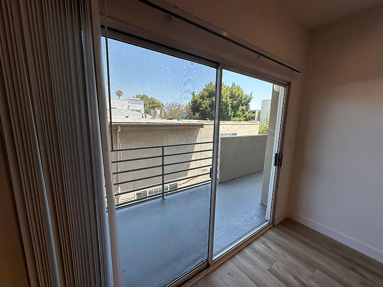 1059 S Bedford St #202 — Photo 8