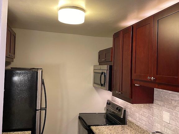 2nd image of 535 N Michigan Ave Lbby 2