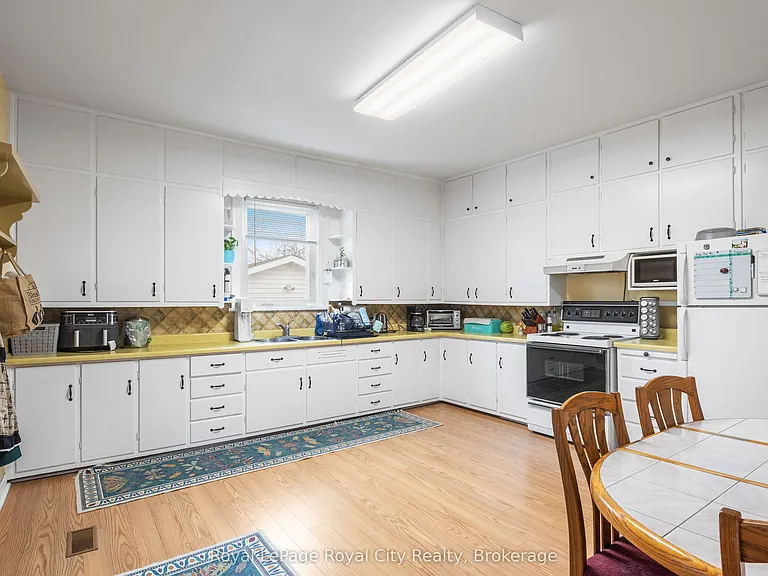 20 Crimea St — Photo 6
