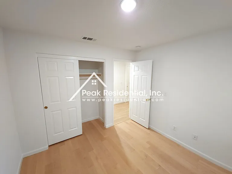2727 Hinton Cir — Photo 14