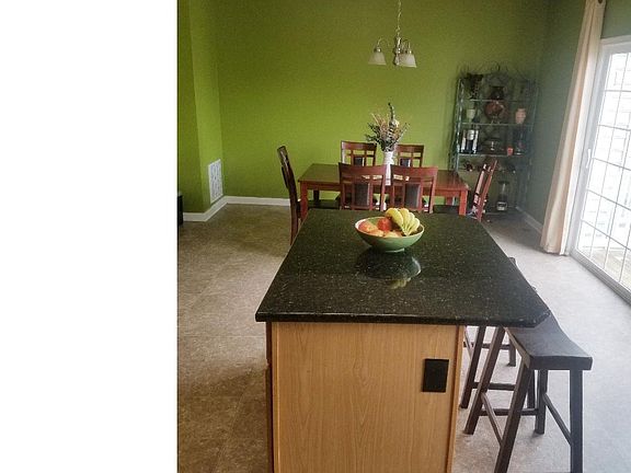 2nd image of 524 S Twin Lakes Blvd