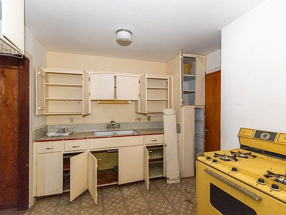 5th image of 713 Parr Dr