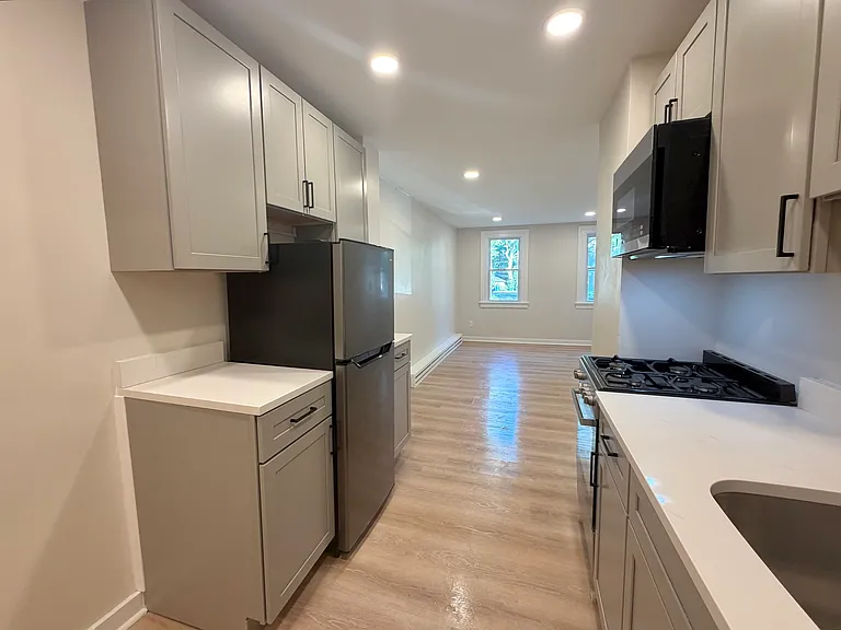 117-119 Meigs St #9 — Photo 7