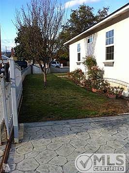 4th image of 2712 Barry St