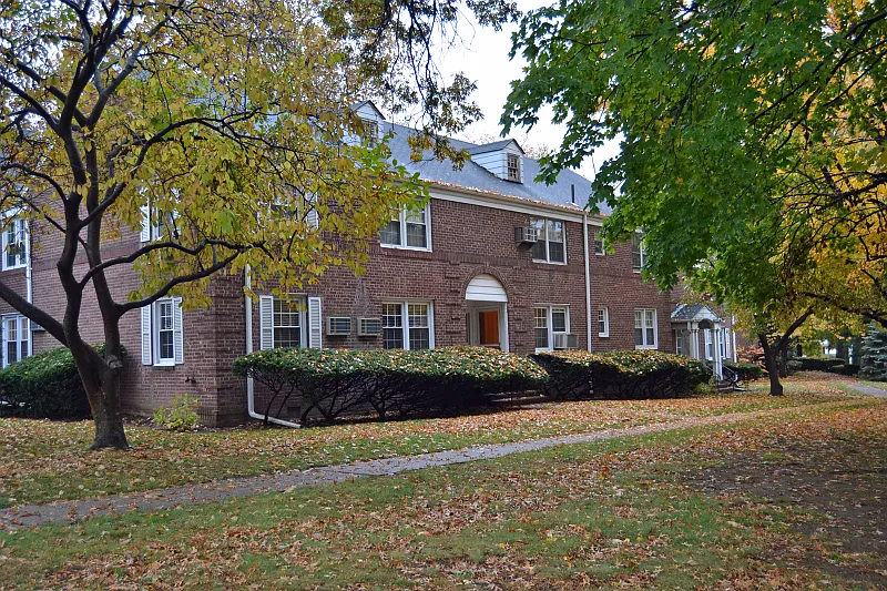141 a River Drive photo 1