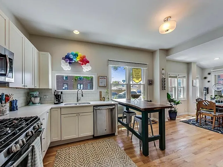 2502 N Francisco Ave #1 — Photo 5
