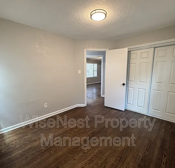 2725 N 47th Ter — Photo 17