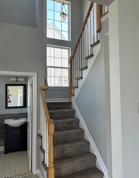 240 Winding Hill Dr — Photo 8