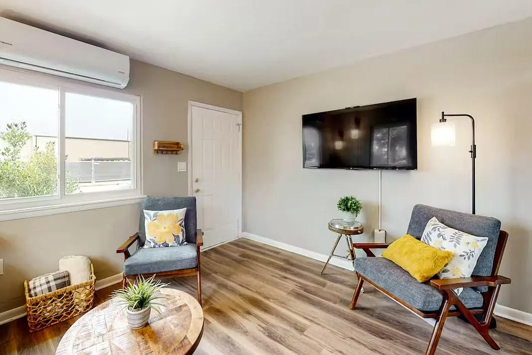 1 bed, 480 sqft, $1,100 — Photo 3