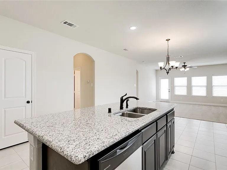601 Beechwood Dr — Photo 5