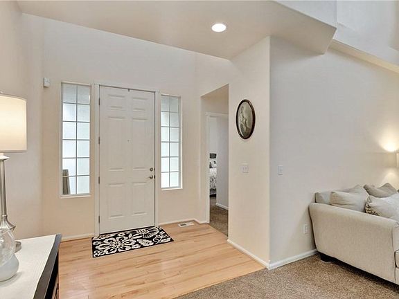 3rd image of 6210 Montevista Dr SE
