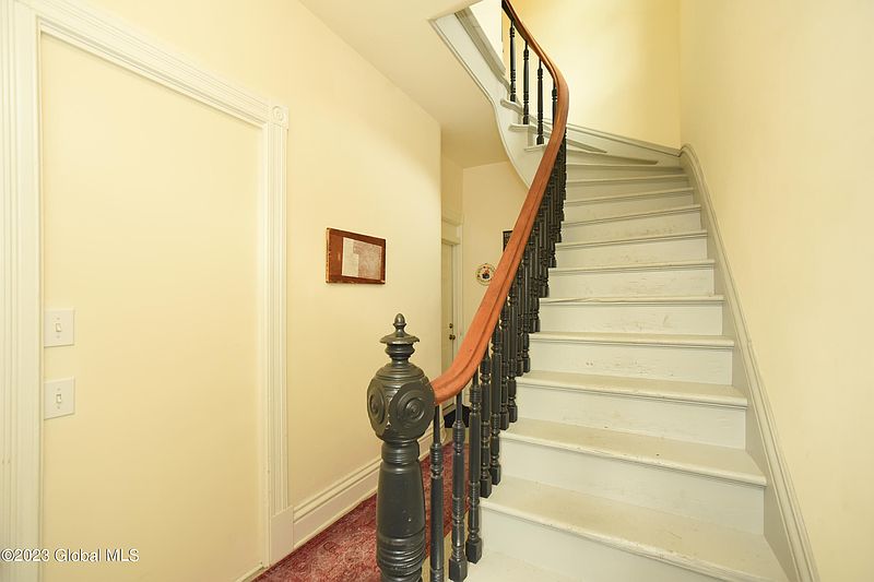 3rd image of 111 Madison Street