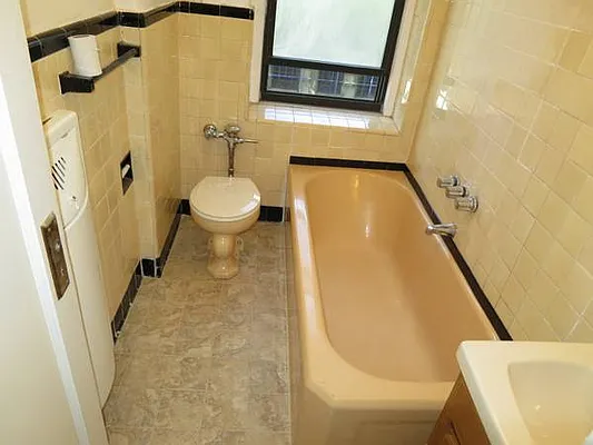 Rented by Velsor Realty | media 10